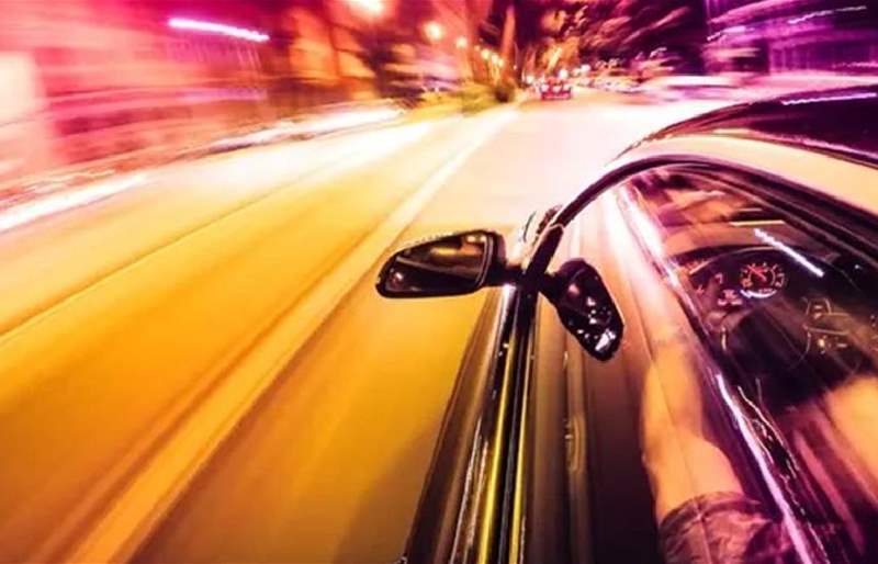 العثور على جثة داخل سيارة فنان شاب في هوليوود