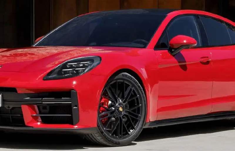 شركة معروفة تكافئ موظفيها المتميزين بسيارات فاخرة