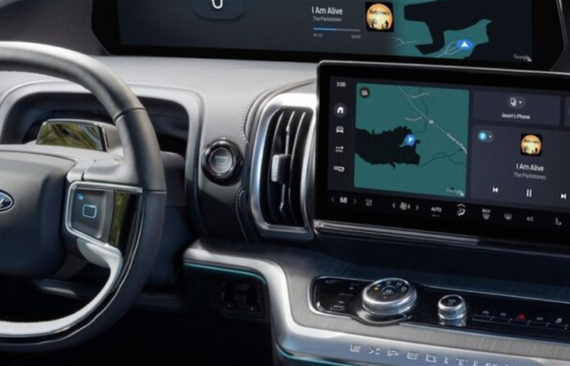 فورد تطور شاشة HUD ذكية تتكيف تلقائيًا مع وضعية السائق