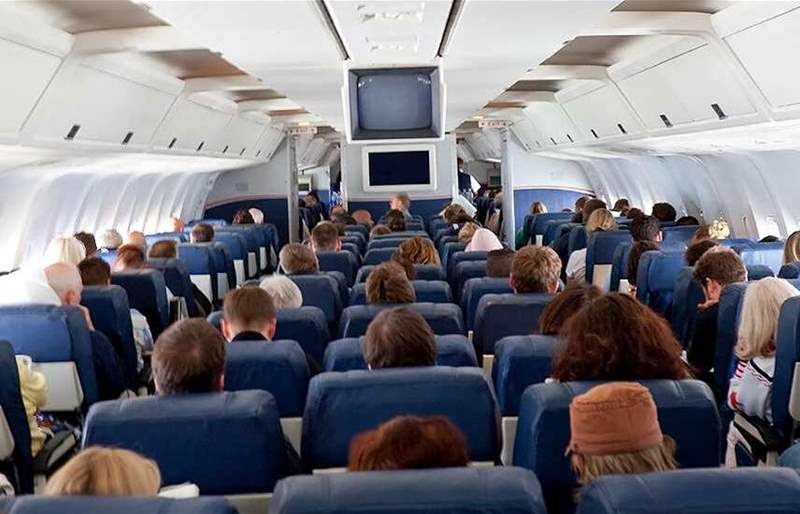 راكبة بريطانية تتوفى قبل الإقلاع... رحلة إيزي جيت تتوقف فجأة