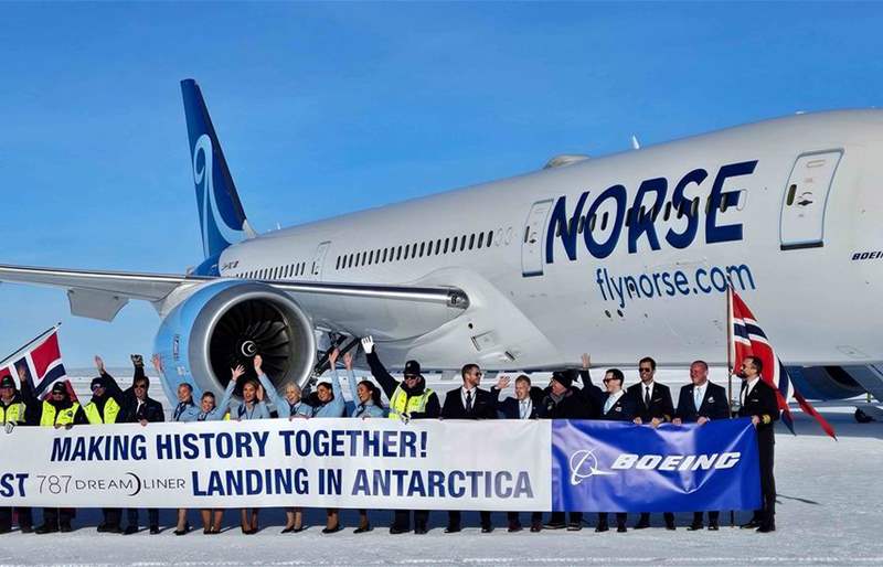 بالفيديو: هبوط يحبس الأنفاس لأول طائرة "دريملاينر" تصل القارة القطبية الجنوبية