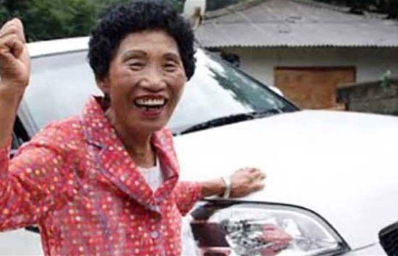 سيدة كورية تنجح في اختبار القيادة بعد 960 محاولة