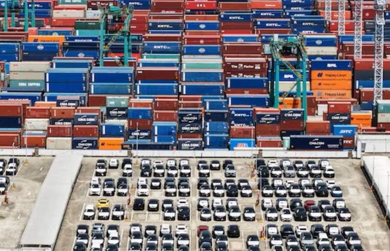 الصين تشدّد قواعد السيارات الكهربائية في 2026: كفاءة أعلى وتنظيم صارم للتصدير