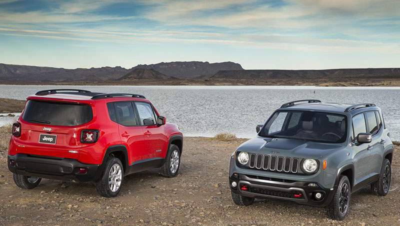 2017 Renegade Latitude و Trailhawk